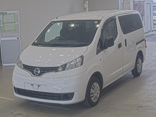 NISSAN NV200 — фото