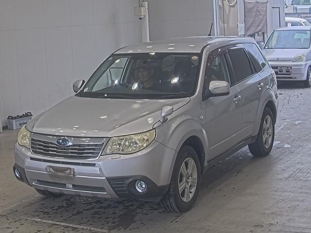 SUBARU FORESTER — фото