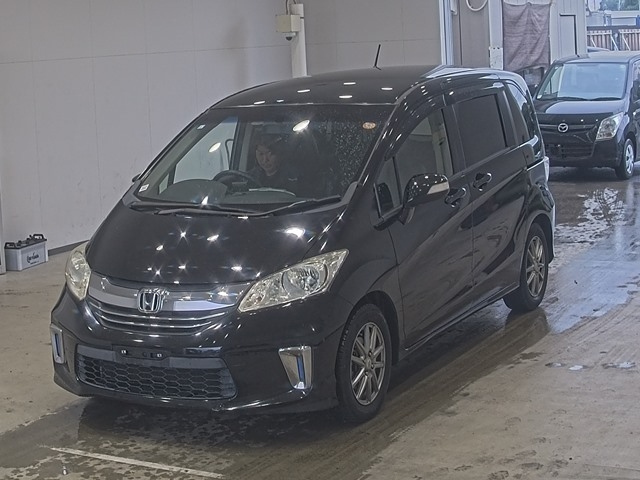 HONDA FREED — фото