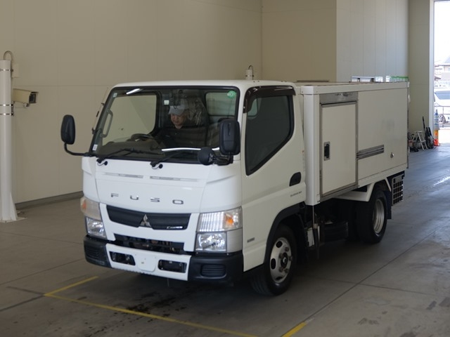 MITSUBISHI CANTER — фото