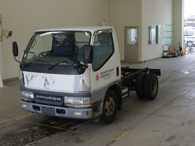 MITSUBISHI CANTER — фото
