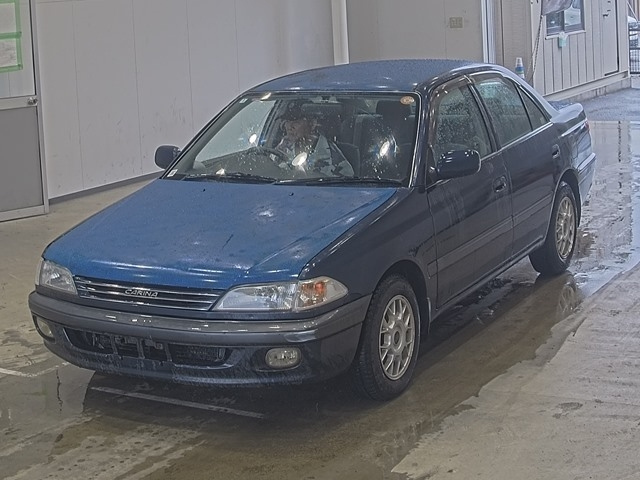 TOYOTA CARINA — фото