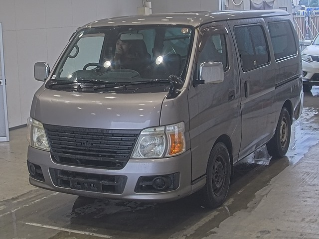 NISSAN CARAVAN — фото
