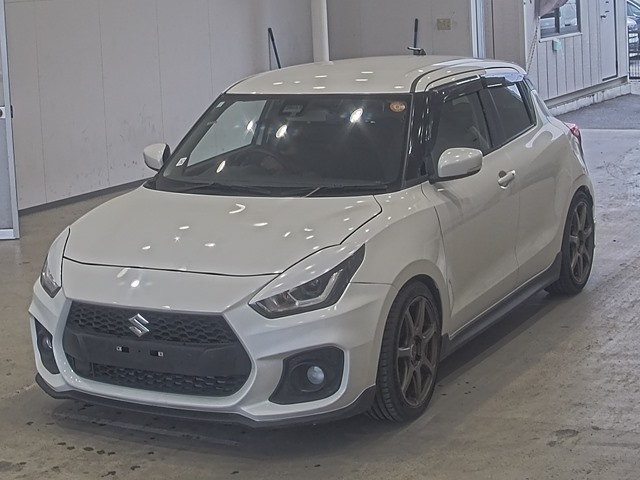 SUZUKI SWIFT — фото
