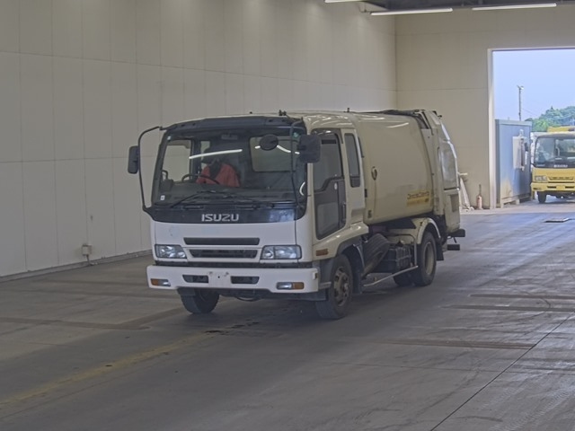 ISUZU FORWARD — фото