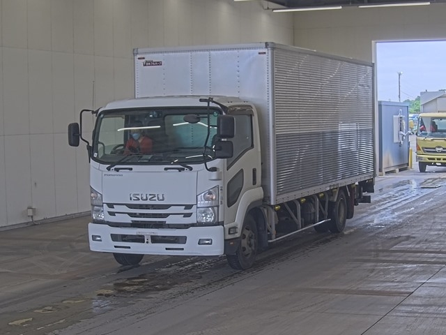 ISUZU FORWARD — фото
