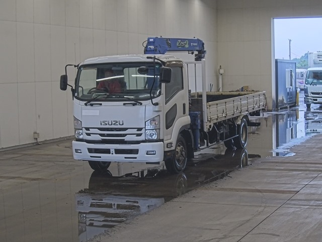 ISUZU FORWARD — фото