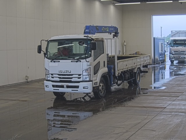 ISUZU FORWARD — фото