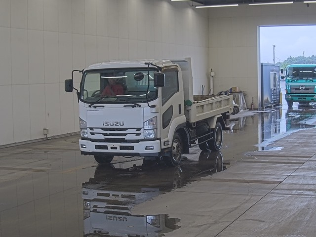 ISUZU FORWARD — фото