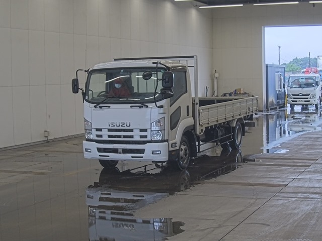 ISUZU FORWARD — фото
