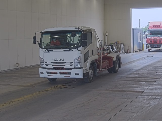 ISUZU FORWARD — фото