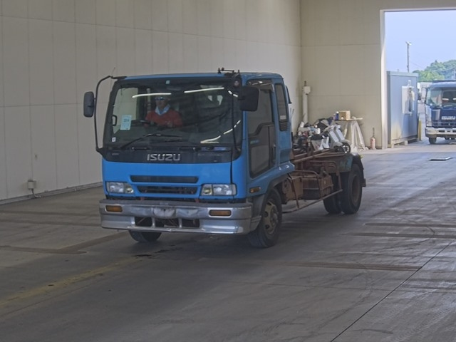 ISUZU FORWARD — фото