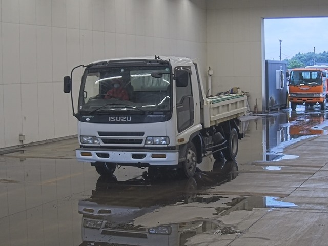 ISUZU FORWARD — фото
