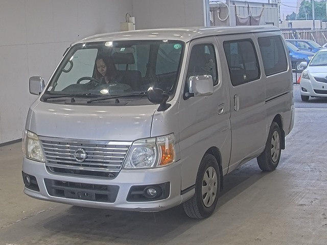 NISSAN CARAVAN — фото
