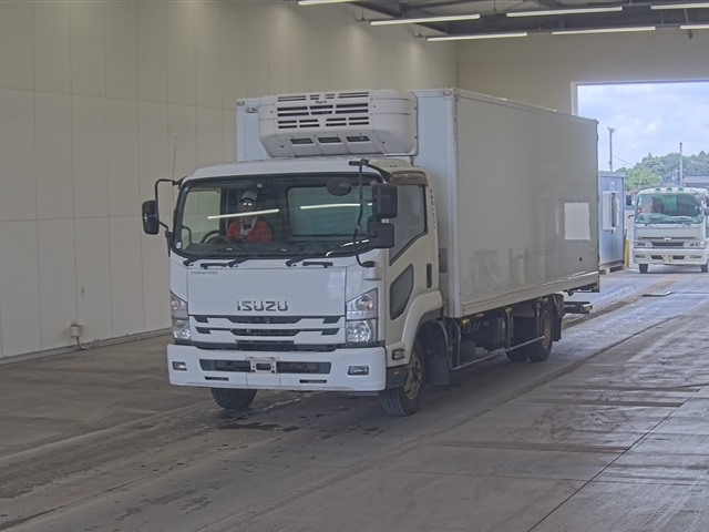 ISUZU FORWARD — фото