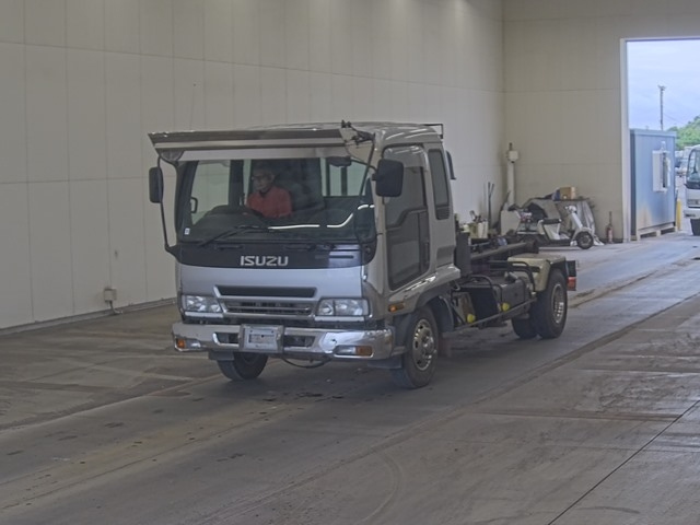 ISUZU FORWARD — фото