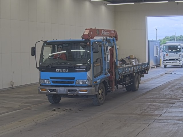 ISUZU FORWARD — фото