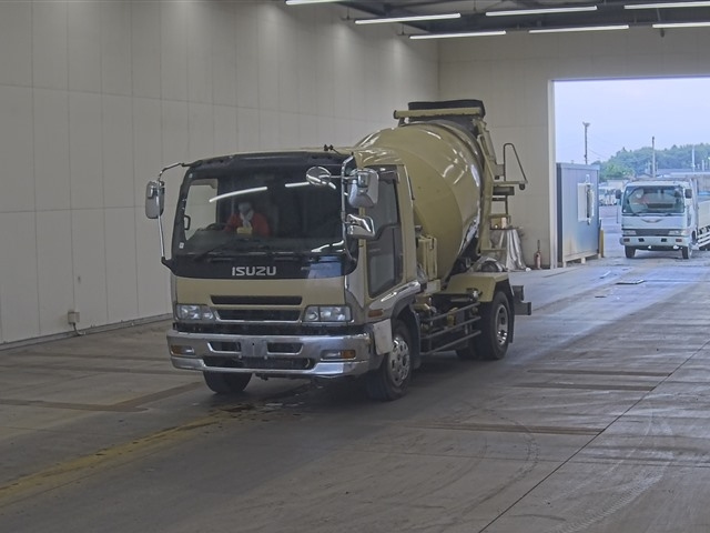 ISUZU FORWARD — фото