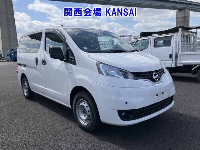 NISSAN NV200 — фото