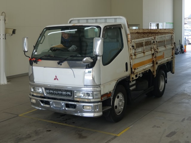 MITSUBISHI CANTER — фото
