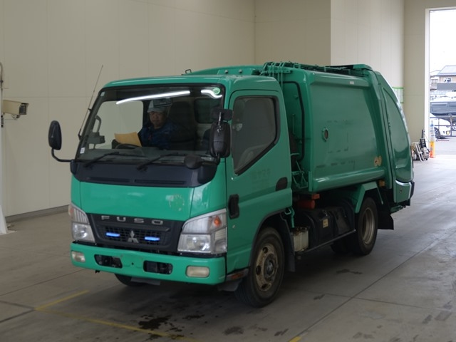 MITSUBISHI CANTER — фото