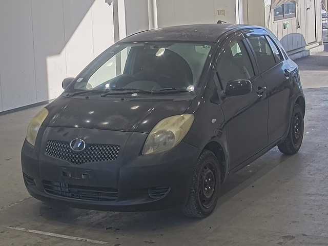 TOYOTA VITZ — фото