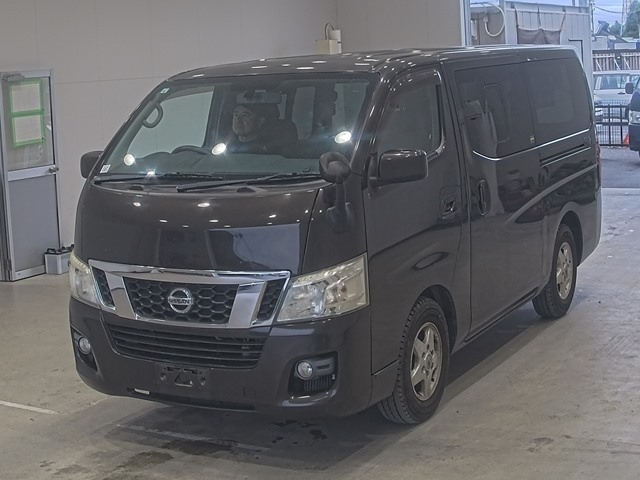 NISSAN CARAVAN — фото