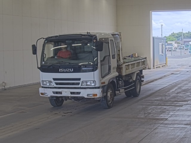 ISUZU FORWARD — фото