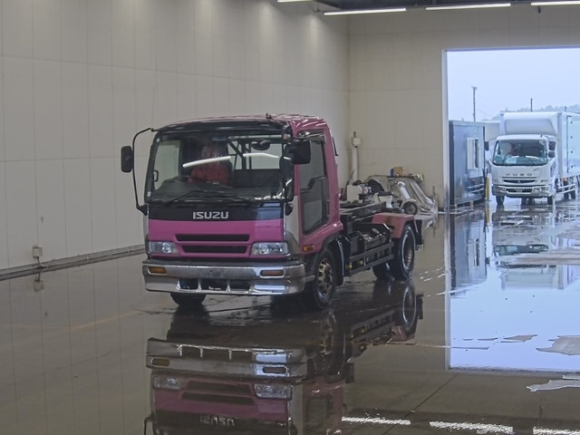 ISUZU FORWARD — фото