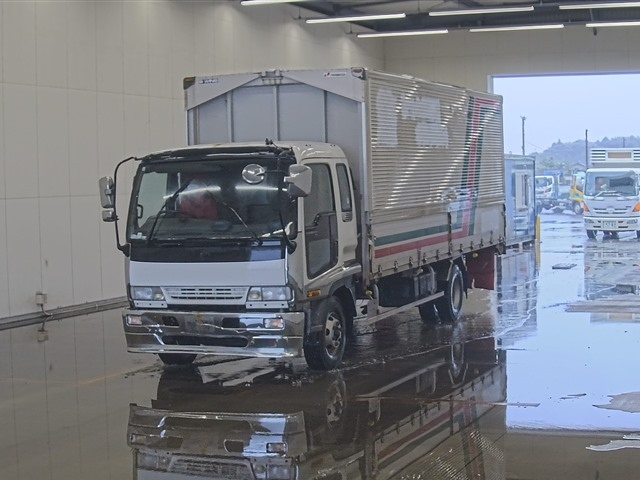 ISUZU FORWARD — фото