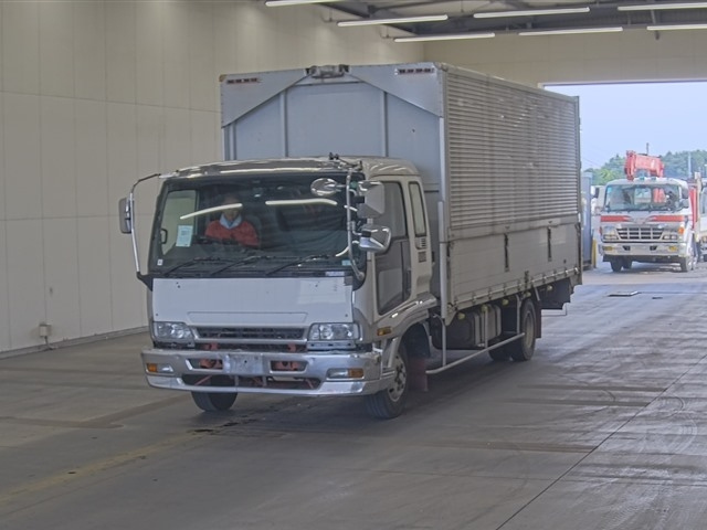 ISUZU FORWARD — фото