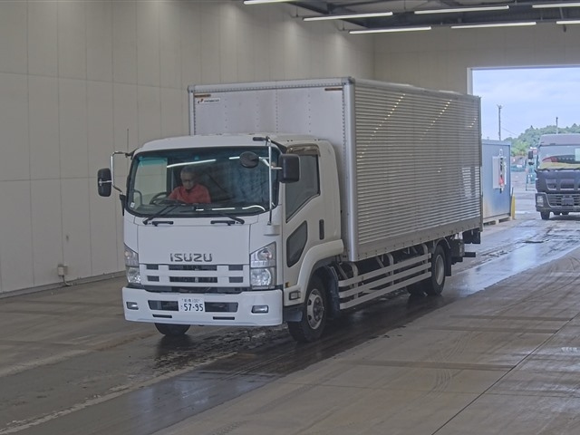 ISUZU FORWARD — фото