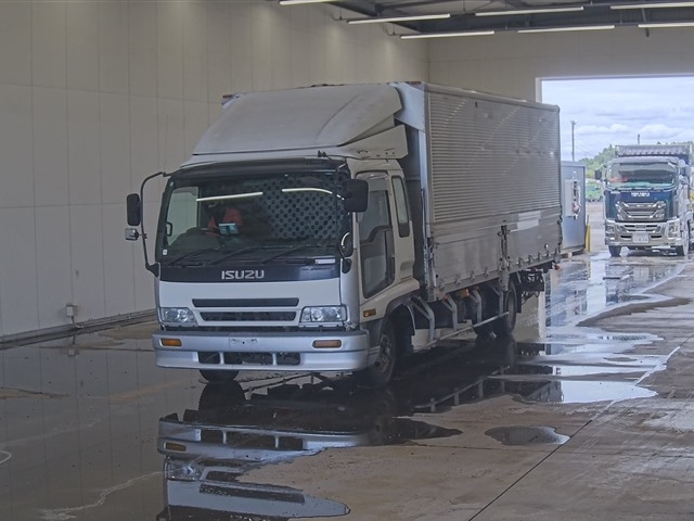 ISUZU FORWARD — фото