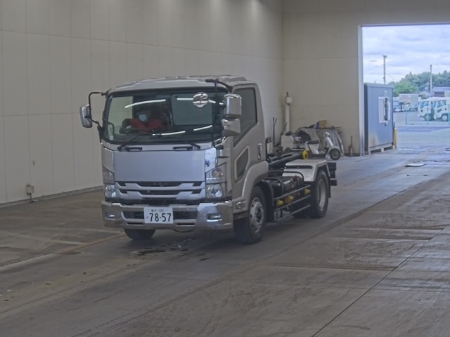 ISUZU FORWARD — фото