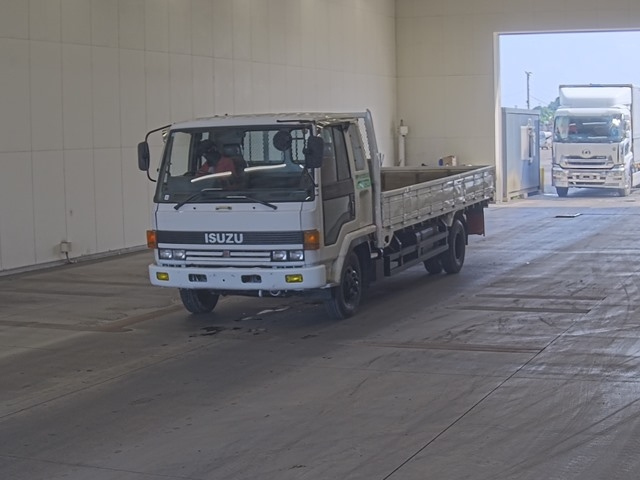 ISUZU FORWARD — фото