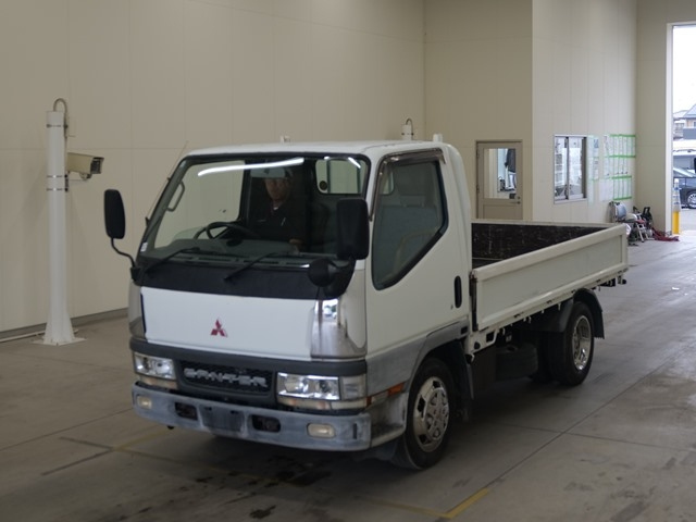 MITSUBISHI CANTER — фото