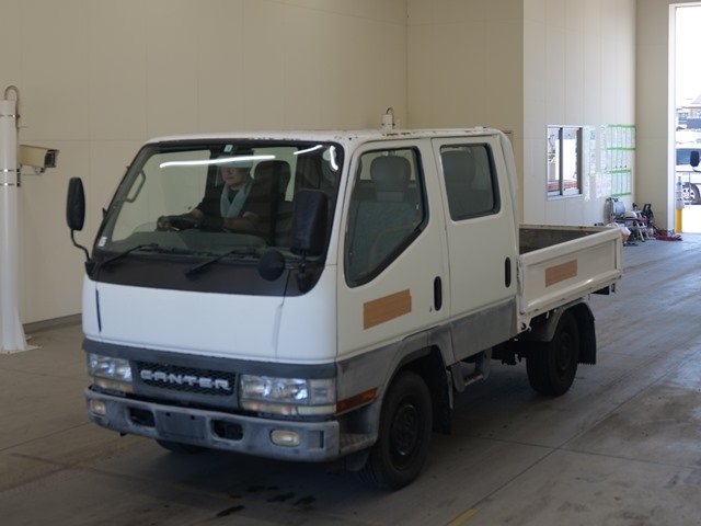 MITSUBISHI CANTER — фото