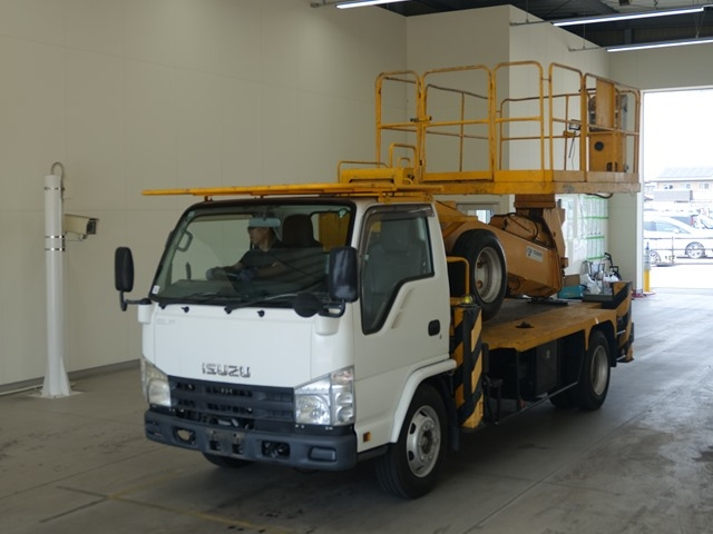ISUZU ELF — фото