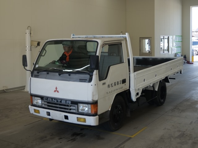 MITSUBISHI CANTER — фото