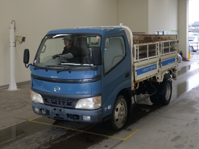 HINO DUTRO — фото