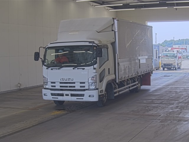 ISUZU FORWARD — фото