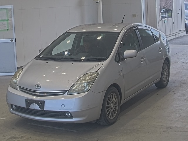 TOYOTA PRIUS — фото