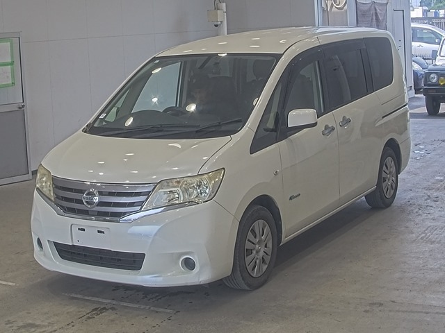 NISSAN SERENA — фото