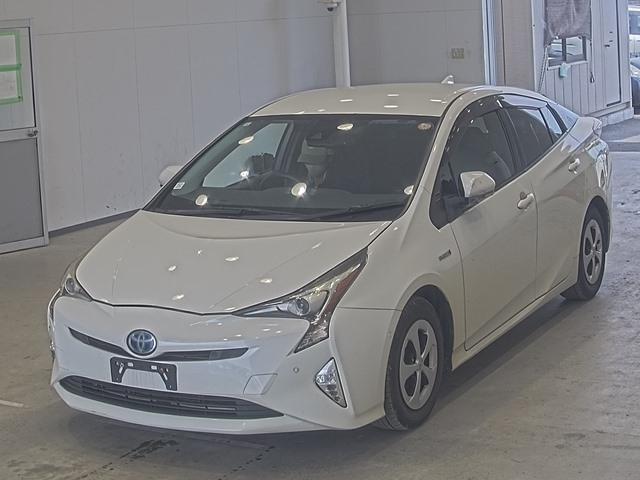 TOYOTA PRIUS — фото