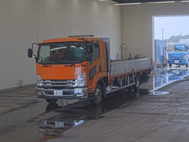 ISUZU FORWARD — фото