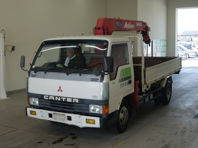 MITSUBISHI CANTER — фото