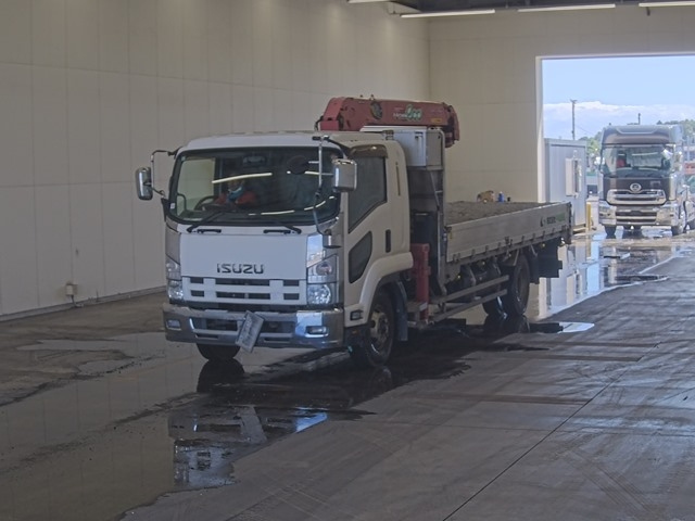 ISUZU FORWARD — фото