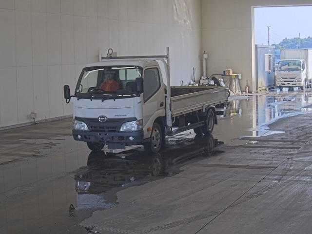 HINO DUTRO — фото
