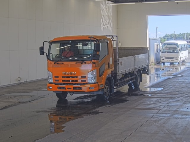 ISUZU FORWARD — фото