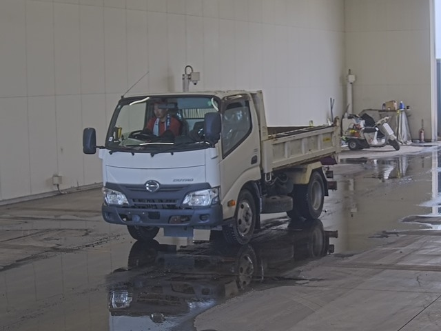 HINO DUTRO — фото